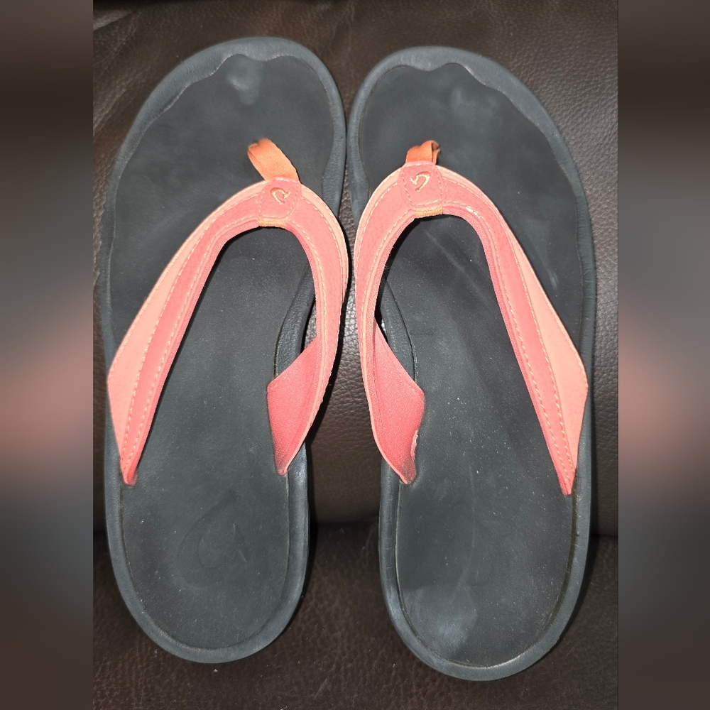 OluKai Coral and Black Women's Sandals